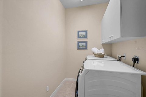 House in Venice, Florida 3 bedrooms, 141.3 sq.m. № 2157405 - photo 21