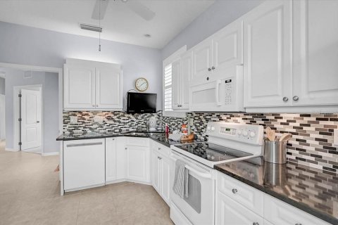 House in Venice, Florida 3 bedrooms, 141.3 sq.m. № 2157405 - photo 12