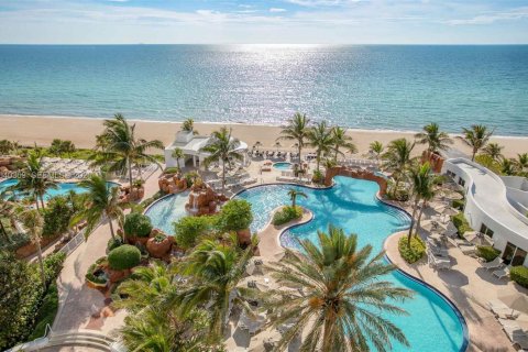 Hôtel, hôtellerie à vendre à Sunny Isles Beach, Floride: 51.19 m2 № 2086635 - photo 2