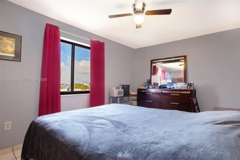 Купить кондоминиум в Майами, Флорида 2 спальни, 67.17м2, № 2049627 - фото 11