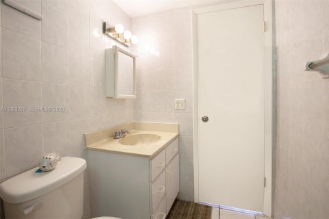 Купить кондоминиум в Майами, Флорида 2 спальни, 67.17м2, № 2049627 - фото 14