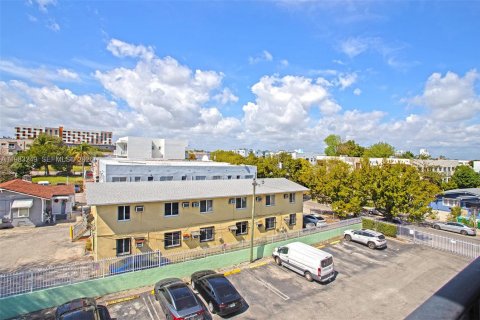 Купить кондоминиум в Майами, Флорида 2 спальни, 67.17м2, № 2049627 - фото 21