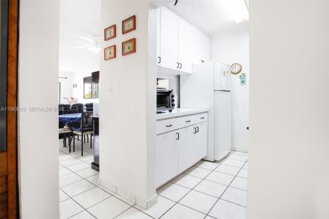 Купить кондоминиум в Майами, Флорида 2 спальни, 67.17м2, № 2049627 - фото 19