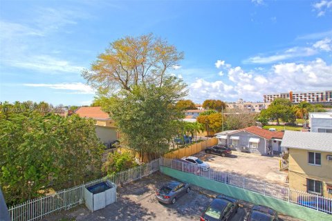 Купить кондоминиум в Майами, Флорида 2 спальни, 67.17м2, № 2049627 - фото 23