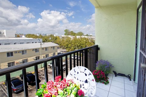 Купить кондоминиум в Майами, Флорида 2 спальни, 67.17м2, № 2049627 - фото 20