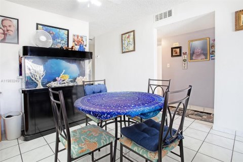 Купить кондоминиум в Майами, Флорида 2 спальни, 67.17м2, № 2049627 - фото 7