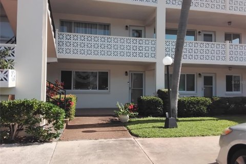 Condo in Clearwater, Florida, 1 bedroom  № 1876963 - photo 1