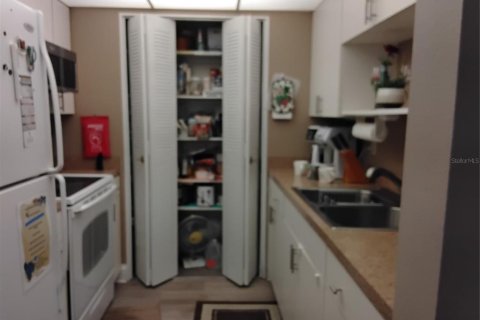 Condo in Clearwater, Florida, 1 bedroom  № 1876963 - photo 10