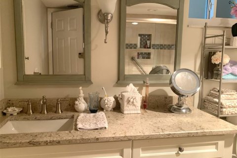 Condo in Venice, Florida, 2 bedrooms  № 1555475 - photo 12