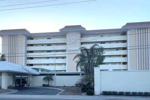 Condo in Venice, Florida, 2 bedrooms  № 1555475 - photo 1