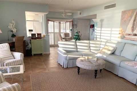 Condo in Venice, Florida, 2 bedrooms  № 1555475 - photo 9