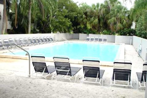 Condo in Miami, Florida, 1 bedroom  № 2051755 - photo 15