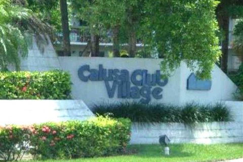 Condo in Miami, Florida, 1 bedroom  № 2051755 - photo 14