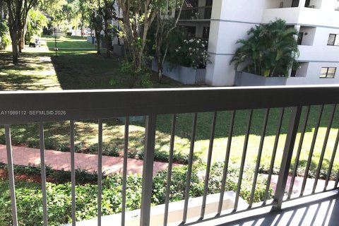 Condo in Miami, Florida, 1 bedroom  № 2051755 - photo 7