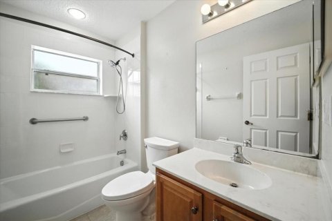 House in Palm Coast, Florida 3 bedrooms, 195.56 sq.m. № 1902915 - photo 13