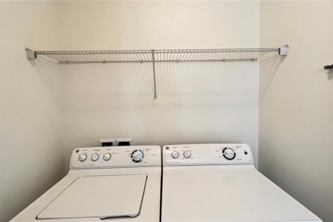 Casa en alquiler en Haines City, Florida, 4 dormitorios, 139.45 m2 № 1918112 - foto 9