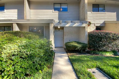 Condo in Jacksonville, Florida, 2 bedrooms  № 882152 - photo 1