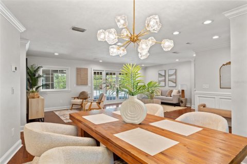 House in Lutz, Florida 4 bedrooms, 285.3 sq.m. № 1586534 - photo 4