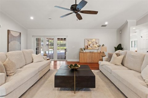 House in Lutz, Florida 4 bedrooms, 285.3 sq.m. № 1586534 - photo 15