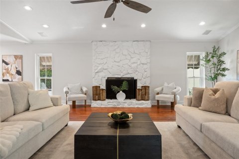 House in Lutz, Florida 4 bedrooms, 285.3 sq.m. № 1586534 - photo 5