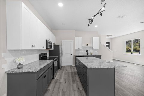 Commercial property in Palm Coast, Florida 6 bedrooms, 387.4 sq.m. № 1350248 - photo 13