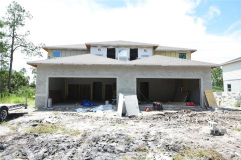 Commercial property in Palm Coast, Florida 6 bedrooms, 387.4 sq.m. № 1350248 - photo 1