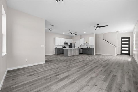 Commercial property in Palm Coast, Florida 6 bedrooms, 387.4 sq.m. № 1350248 - photo 9