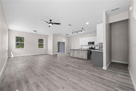 Commercial property in Palm Coast, Florida 6 bedrooms, 387.4 sq.m. № 1350248 - photo 7