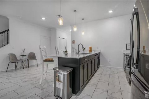 Touwnhouse à vendre à Davenport, Floride: 5 chambres, 201.32 m2 № 2380791 - photo 9