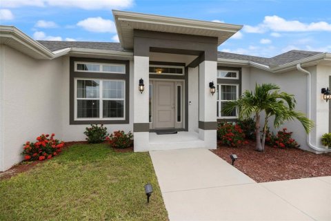 Casa en venta en Port Charlotte, Florida, 4 dormitorios, 201.51 m2 № 1817204 - foto 3