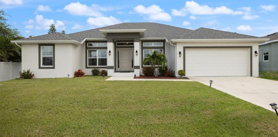Casa en Port Charlotte, Florida 4 dormitorios, 201.51 m2 № 1817204