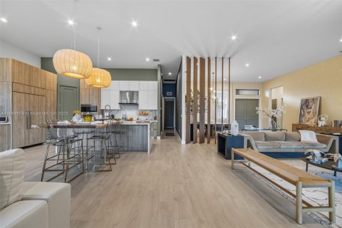 House in Southwest Ranches, Florida 4 bedrooms, 339.56 sq.m. № 1930099 - photo 18