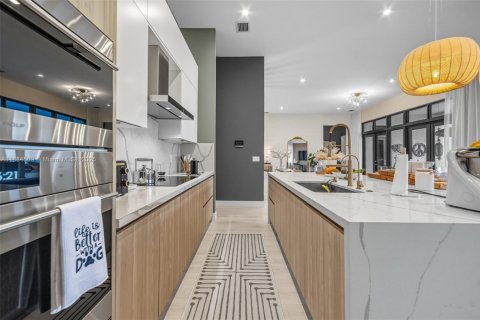 House in Southwest Ranches, Florida 4 bedrooms, 339.56 sq.m. № 1930099 - photo 15