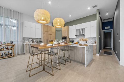 House in Southwest Ranches, Florida 4 bedrooms, 339.56 sq.m. № 1930099 - photo 14