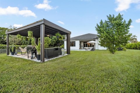 House in Southwest Ranches, Florida 4 bedrooms, 339.56 sq.m. № 1930099 - photo 21