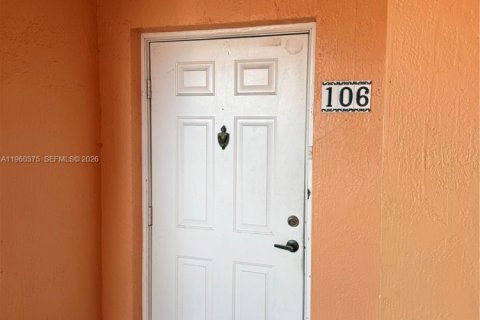 Кондоминиум с 2 спальнями в Майами, Флорида № 2028311