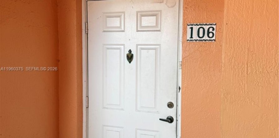 Кондоминиум с 2 спальнями в Майами, Флорида № 2028311