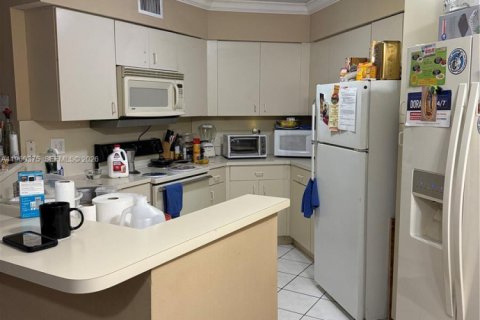 Купить кондоминиум в Майами, Флорида 2 спальни, 91.97м2, № 2028311 - фото 2