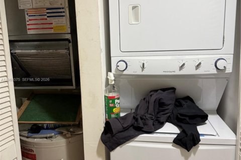 Купить кондоминиум в Майами, Флорида 2 спальни, 91.97м2, № 2028311 - фото 3