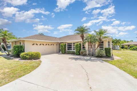 House in Port Charlotte, Florida 3 bedrooms, 133.97 sq.m. № 1608138 - photo 4