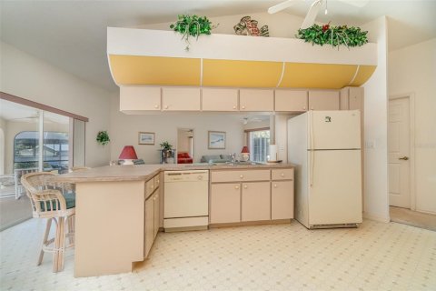 House in Port Charlotte, Florida 3 bedrooms, 133.97 sq.m. № 1608138 - photo 15