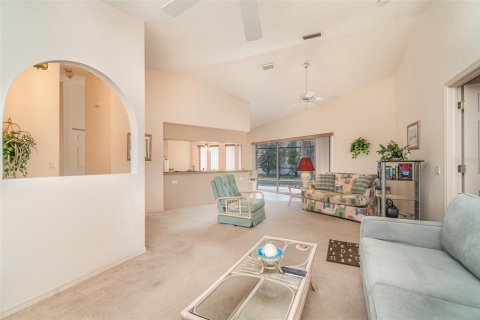 House in Port Charlotte, Florida 3 bedrooms, 133.97 sq.m. № 1608138 - photo 12
