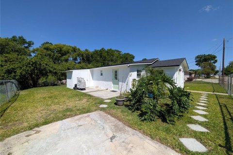 House in Lakeland, Florida 4 bedrooms, 105.91 sq.m. № 1918422 - photo 10