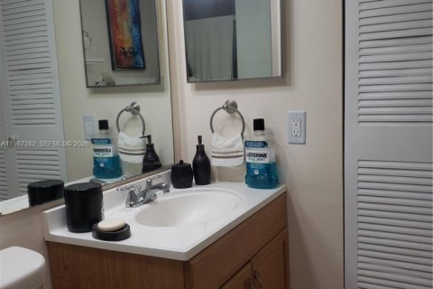 Купить кондоминиум в Майами, Флорида 2 спальни, 83.43м2, № 2047734 - фото 21