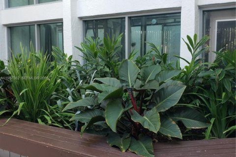 Купить кондоминиум в Майами, Флорида 2 спальни, 83.43м2, № 2047734 - фото 3