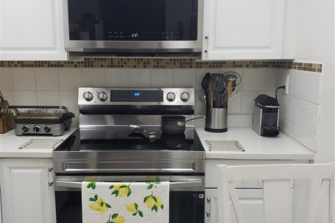 Купить кондоминиум в Майами, Флорида 2 спальни, 83.43м2, № 2047734 - фото 8