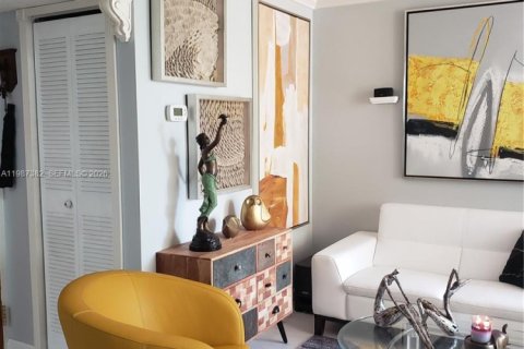 Купить кондоминиум в Майами, Флорида 2 спальни, 83.43м2, № 2047734 - фото 13