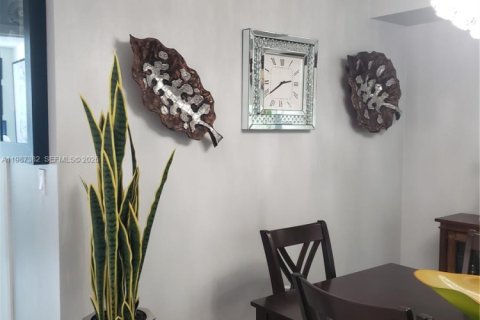 Купить кондоминиум в Майами, Флорида 2 спальни, 83.43м2, № 2047734 - фото 10