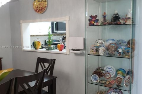 Купить кондоминиум в Майами, Флорида 2 спальни, 83.43м2, № 2047734 - фото 17