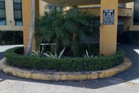 Кондоминиум с 2 спальнями в Майами, Флорида № 2047734